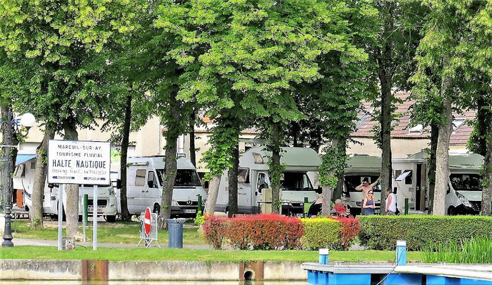 "Mareuil-sur-Ay" - schon auf dem "Canal laterál á la Marne", auch ein begehrter Platz auch für Wohnmobile