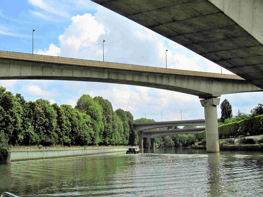 Ein Netz von Brücken, nüchtern und zweckgebunden gebaut, queren die Marne