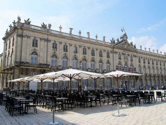 "Hótel de Ville", das Rathaus, in seiner ganzen Pracht ...