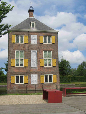 Das Herrenhaus wurde für den Diplomaten "Constantijn Huygens" gebaut - heute ist es das Huygens-Museum in Voorburg 