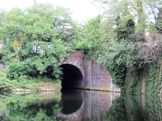 Kopf einziehen, Tunnel