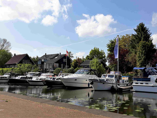 Stadthafen Heukelum ..... bei 2000 Einwohnern