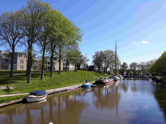 "Zuidoostersingel", Liegeplatz der Papagena über 5 Monate. Zusammen mit weiteren kleinen Kanälen ist Harlingen von Wasserläufen umgeben