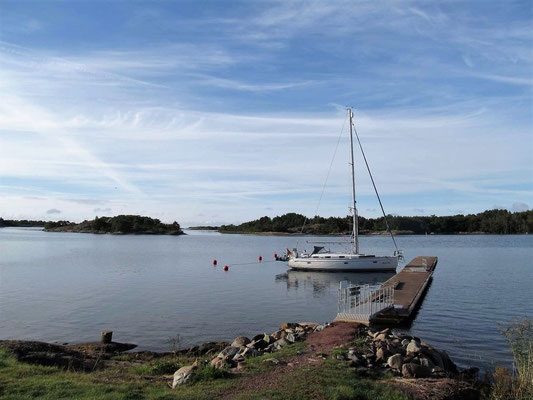 Hafen "Sotunga" - am Rande der Zivilisation - so sieht Bojen-Anlegen aus