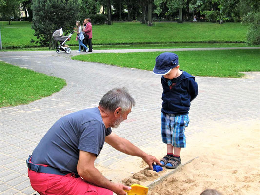 "Der Spielplatz" O-Ton unserer Enkel