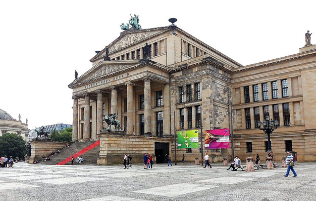 Der prächtige Schinkelbau - oder das Opern-/Konzerthaus Berlin-Mitte