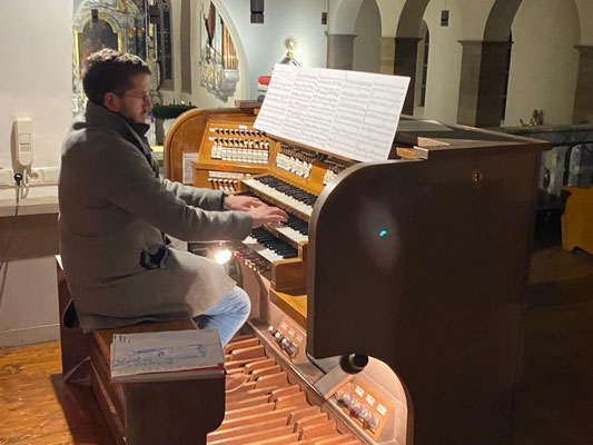 Auch die große Orgel der Pfarrkirche wurde zum Klingen gebracht