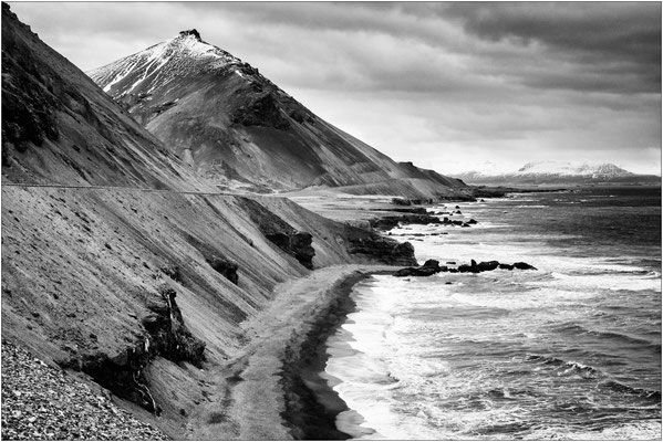 Rauhe Küste im Osten von Island