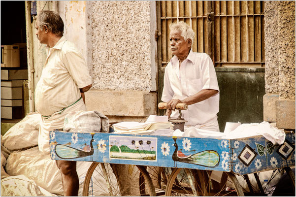 Hemdenbügler in Madurai, Tamil Nadu