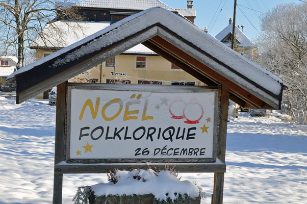 26.12.2010, Noël de Cortébert, affichage à l'entrée du village