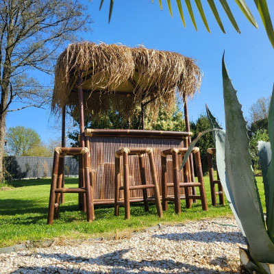 Tiki #bar #in #bambù #nero