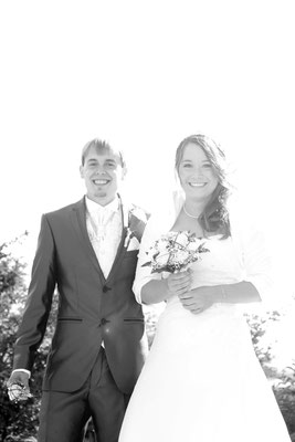 Glückliches Brautpaar, fotografiert von dem leidenschaftlichen Hochzeitsfotograf Nikolaus Neureiter aus Kärnten Steiermark Wien