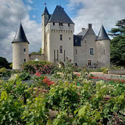 chateau-rivau-Loire-Valley-Touraine-Chinon-gardens-fairy-tales