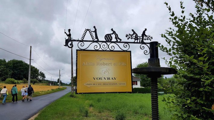 visit-winery-vineyard-cellar-Loire-Valley-wine-tours-wine-tasting-Tours-Vouvray-Amboise-Myriam-Fouasse-Robert