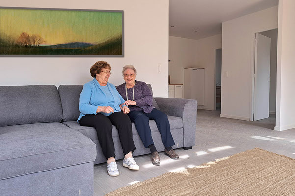 Un salon confortable dans une maison individuelle senior
