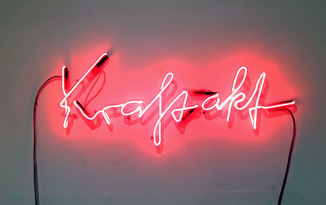 KARFTAKT, 2021, neon light object, 30x80cm