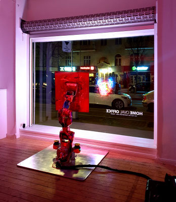 MARC JUNG X MEHNERT LAB COLLBORATION 2021 // SYMPATHY FOR THE DEVIL 2, mixed media and neon light on wood (golden background), 80x70x6cm X KUKA ROBOTER, programmable and moveable in the room