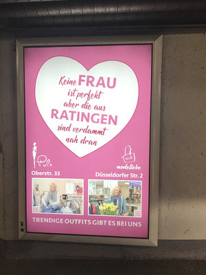 City-Light-Poster im Parkhaus für Boutique in Ratingen