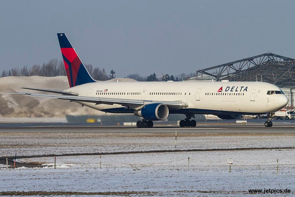 N835MH, B767-432ER, Delta