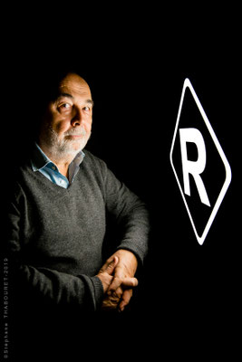GERARD JUGNOT Photo Studio au Radiant-Bellevue, salle de Spectacle en Région Lyonnaise. Projet artistique.