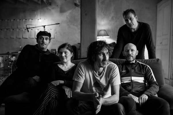 Le Voyage de Noz, photographie des artistes pendant l'enregistrement studio de l'album "Il semblerait que l'amour fut" en 2021