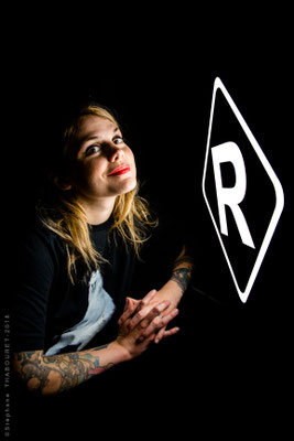 COEUR DE PIRATE Photo Studio au Radiant-Bellevue, salle de Spectacle en Région Lyonnaise. Projet artistique.