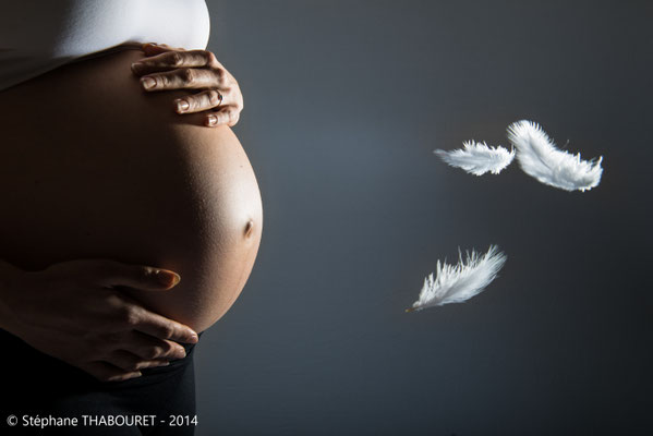 Photographie de studio, portrait de grossesse, en région lyonnaise