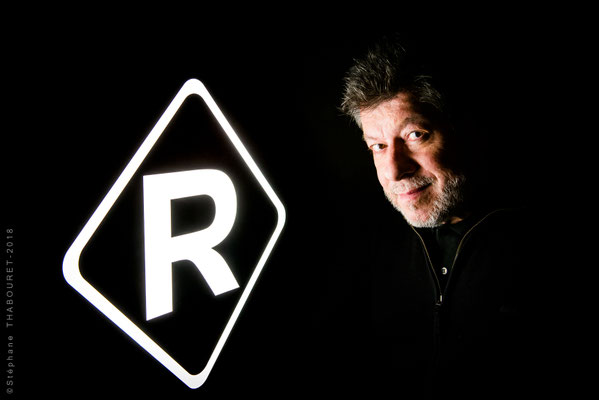 REGIS LASPALES Photo Studio au Radiant-Bellevue, salle de Spectacle en Région Lyonnaise. Projet artistique.