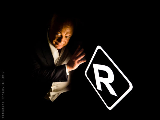 ERIC-EMMANUEL SCHMITT Photo Studio au Radiant-Bellevue, salle de Spectacle en Région Lyonnaise. Projet artistique.