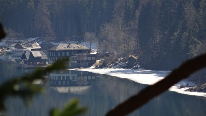 hier hat die Sonne das Eis noch nicht geschmolzen