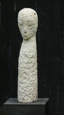 Siriusgesänge IV (2007) Sandstein Höhe 68 cm 2.300,- EUR 