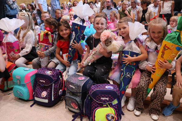 Glückliche Gesichter bei den Erstklässlern