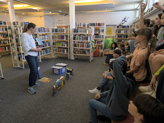 Start im Plenum: Wo sind die wichtigen Infos im Buch?