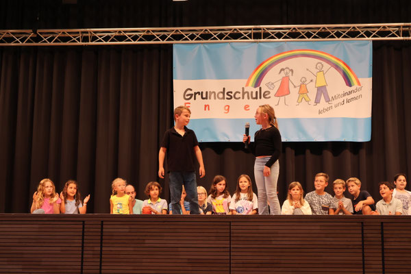 Die Klasse 3a unterhielt mit einem Rap zu den Klassentieren