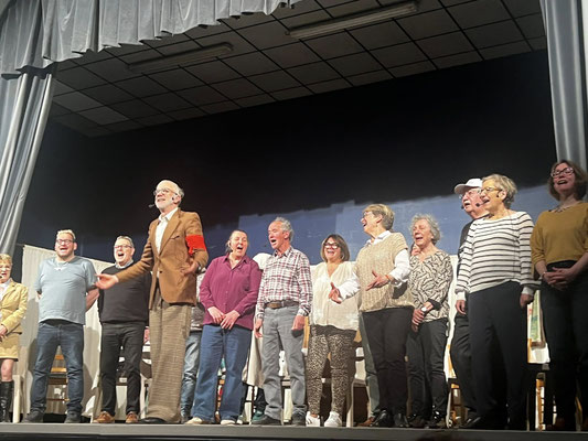 Allez, toute la salle avec nous !