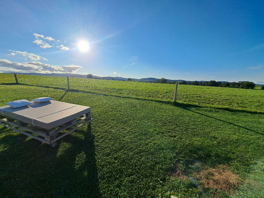 Gîte EVJF et EVG nature et bien-être avec piscine et spa dans la Loire