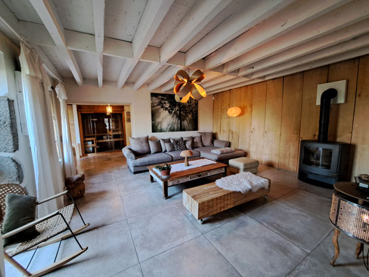 Gîte de groupe 14 personnes avec piscine et spa dans la Loire