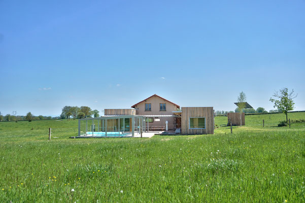 Gîte EVJF et EVG nature et bien-être avec piscine et spa dans la Loire
