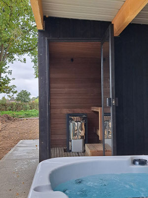 Gîte de groupe 14 personnes avec piscine et spa dans la Loire