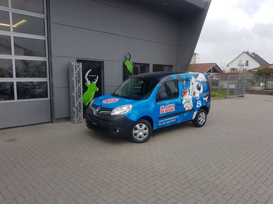 Vollverklebter Carwrapping Renault Kangoo Fahrzeugbeschriftung Slush Puppy