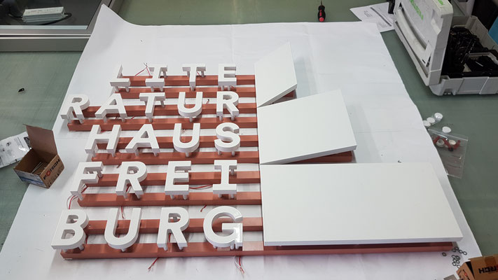 Leuchtbuchstaben, Reliefbuchstaben Lichtwerbung, Profilbuchstaben StyleWerk Werbetechnik Profil3 LED
