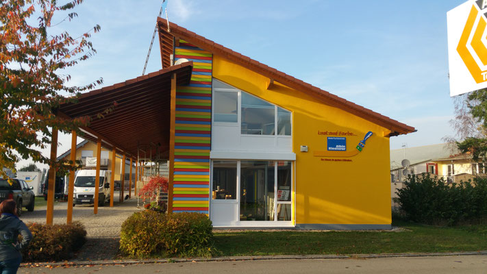 Fräsbuchstaben gefräste Buchstaben Fassadenbeschirftung Acrylbuchstaben CNC Fräsen StyleWerk Werbetechnik 