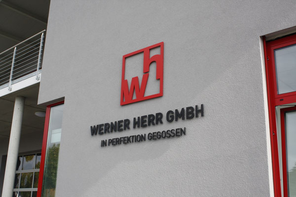 Fräsbuchstaben gefräste Buchstaben Fassadenbeschirftung Acrylbuchstaben CNC Fräsen StyleWerk Werbetechnik 