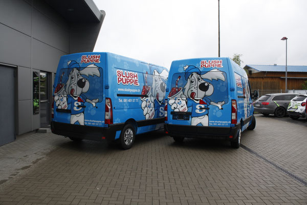 Vollverklebter Carwrapping Renault MasterFahrzeugbeschriftung Slush Puppy