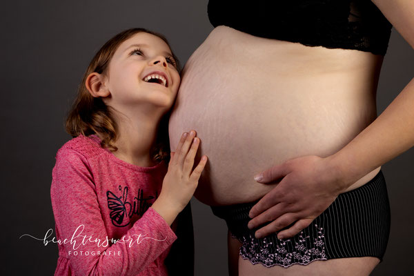 Babybauchshooting Geschwisterkind