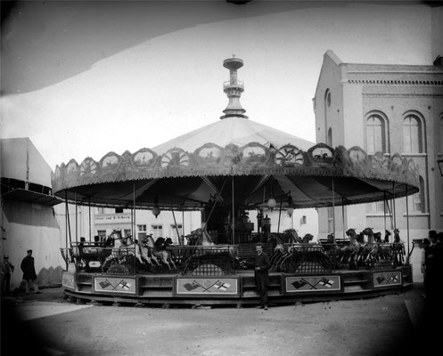 Auch 1930 war der „Polleur“ mit seinen springenden Pferden zu Gast auf der Kirmes in der Eupener Oberstadt.