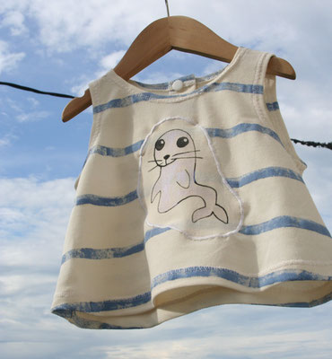 Mode éco-responsable pour bébé, enfant et femme en tissu biologique peint main et tricot en fibres recyclées