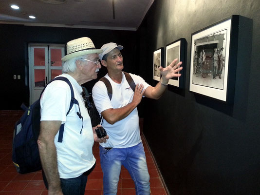 Bernd und Silvio diskutieren die Fotos