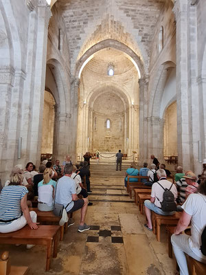 St.-Anna-Kirche, restaurierte romanische Kirche, im Jahr 1138 von Kreuzfahrern erbaut und wegen ihrer Akustik von Chören geschätzt.