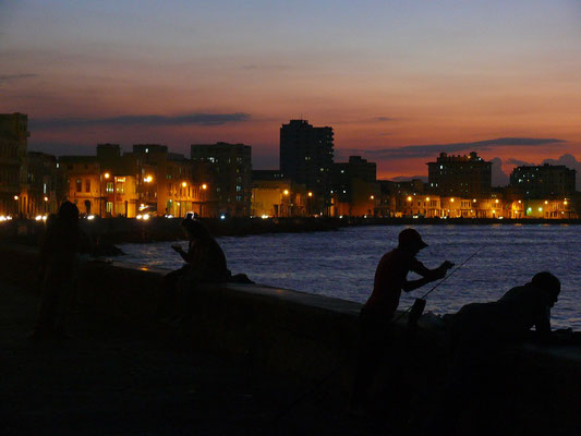 Malecón bei Abenddämmerung